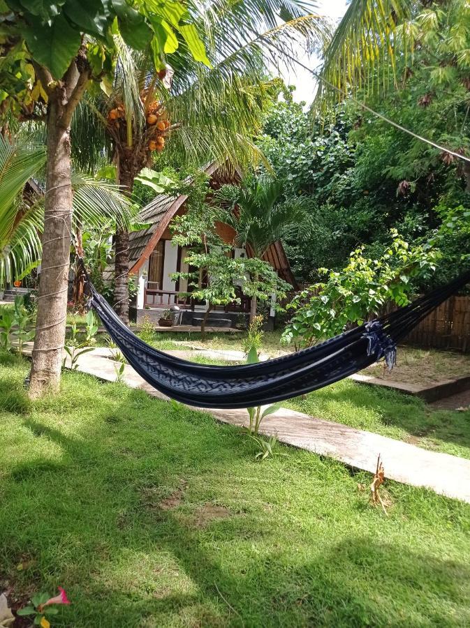 Follow The Rabbit Bungalow Gili Air Buitenkant foto