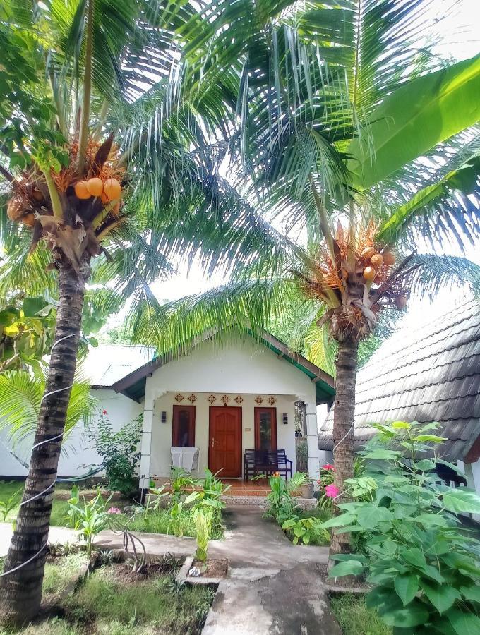Follow The Rabbit Bungalow Gili Air Buitenkant foto